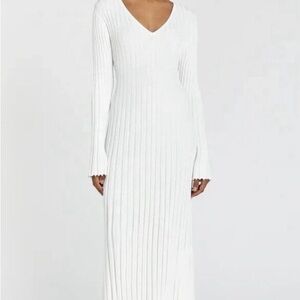 Elegant DISSH Pleated Knit Dress